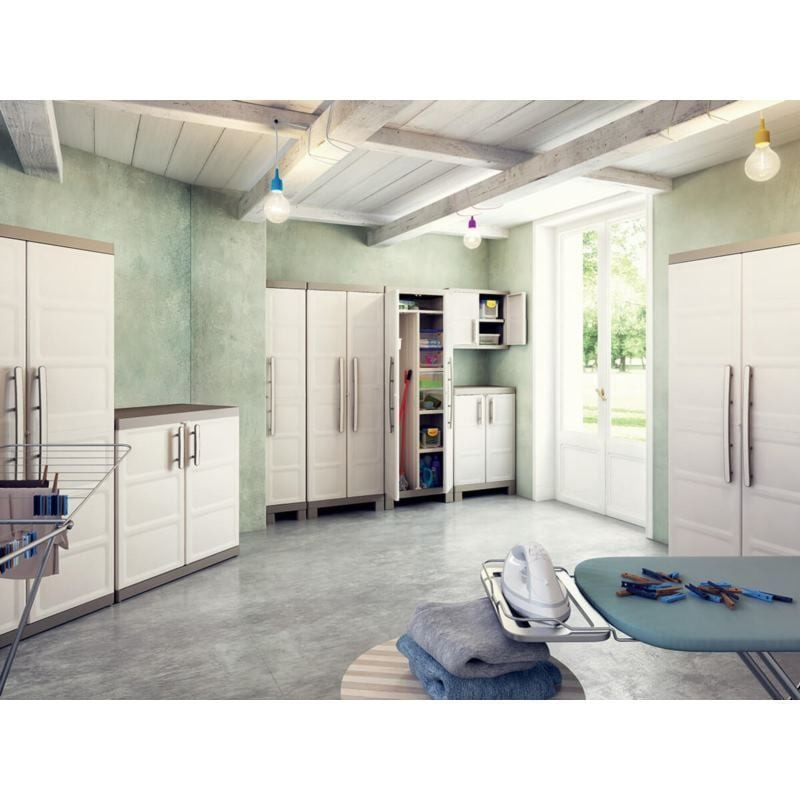 Armoire utilitaire Keter Excellence dans une buanderie lumineuse, entourée de rangements assortis et